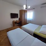 아파트 2d Grebaštica
