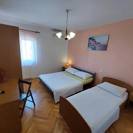 2d Apartment *